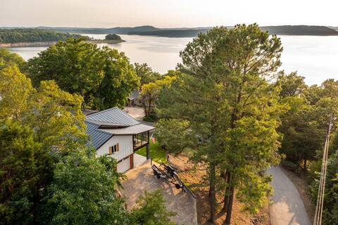 Lone Tree Lake House