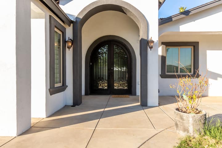 1 Villa Palm Oasis-Resort Pool-Private Pickleball - Arizona