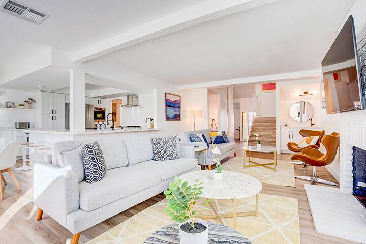 Stylish Resort POOL 7mins Strip! gallery image 4