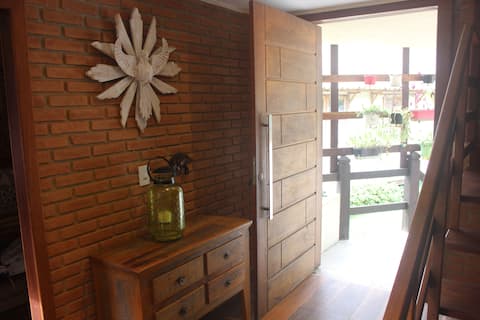 Popular Airbnb listing: Casa Flor Serrinha do Alambari - Leisure/Home Office in Resende