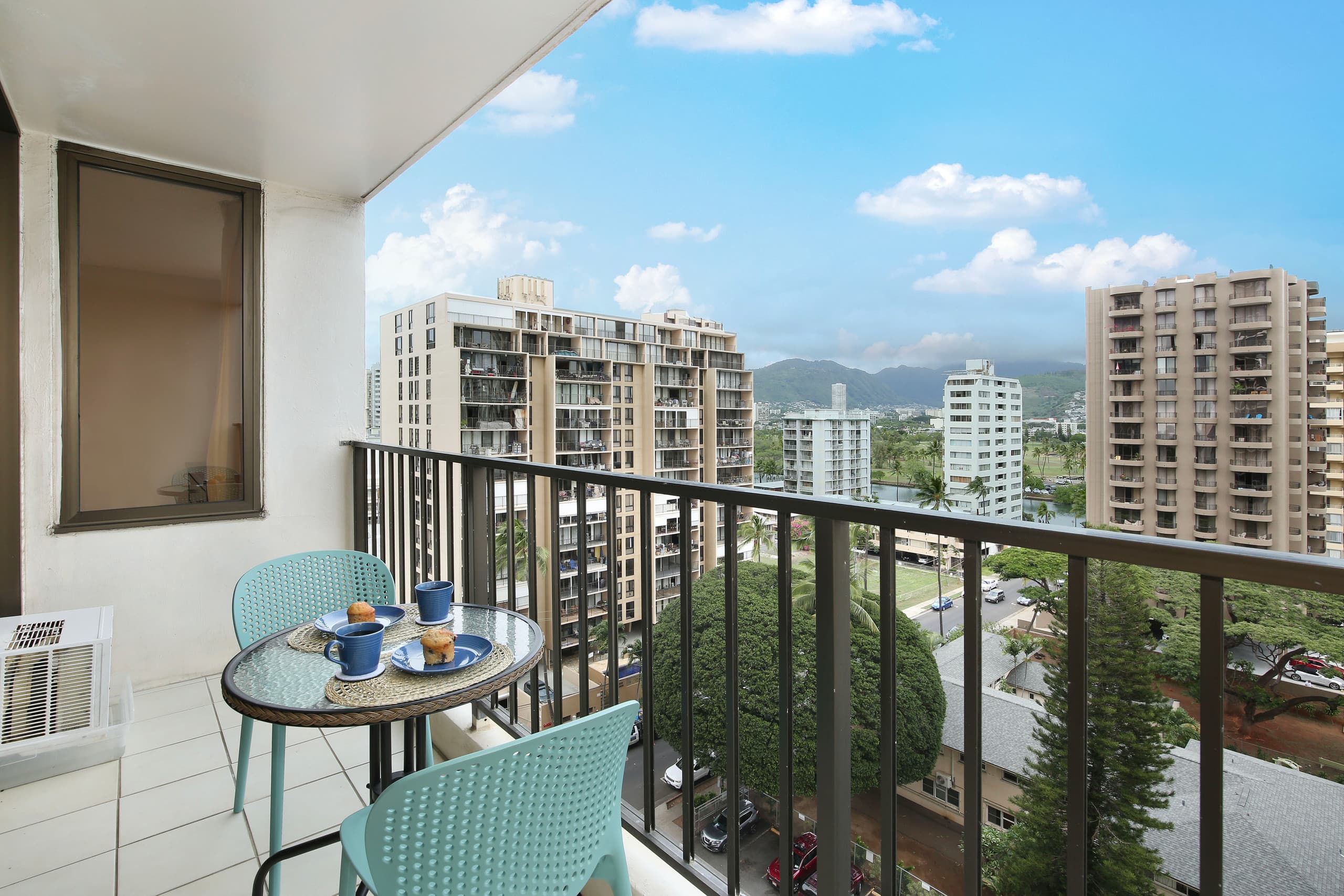 Condo in Honolulu · ★4.79 · 1 bedroom · 2 beds · 1 private bath - Image 16