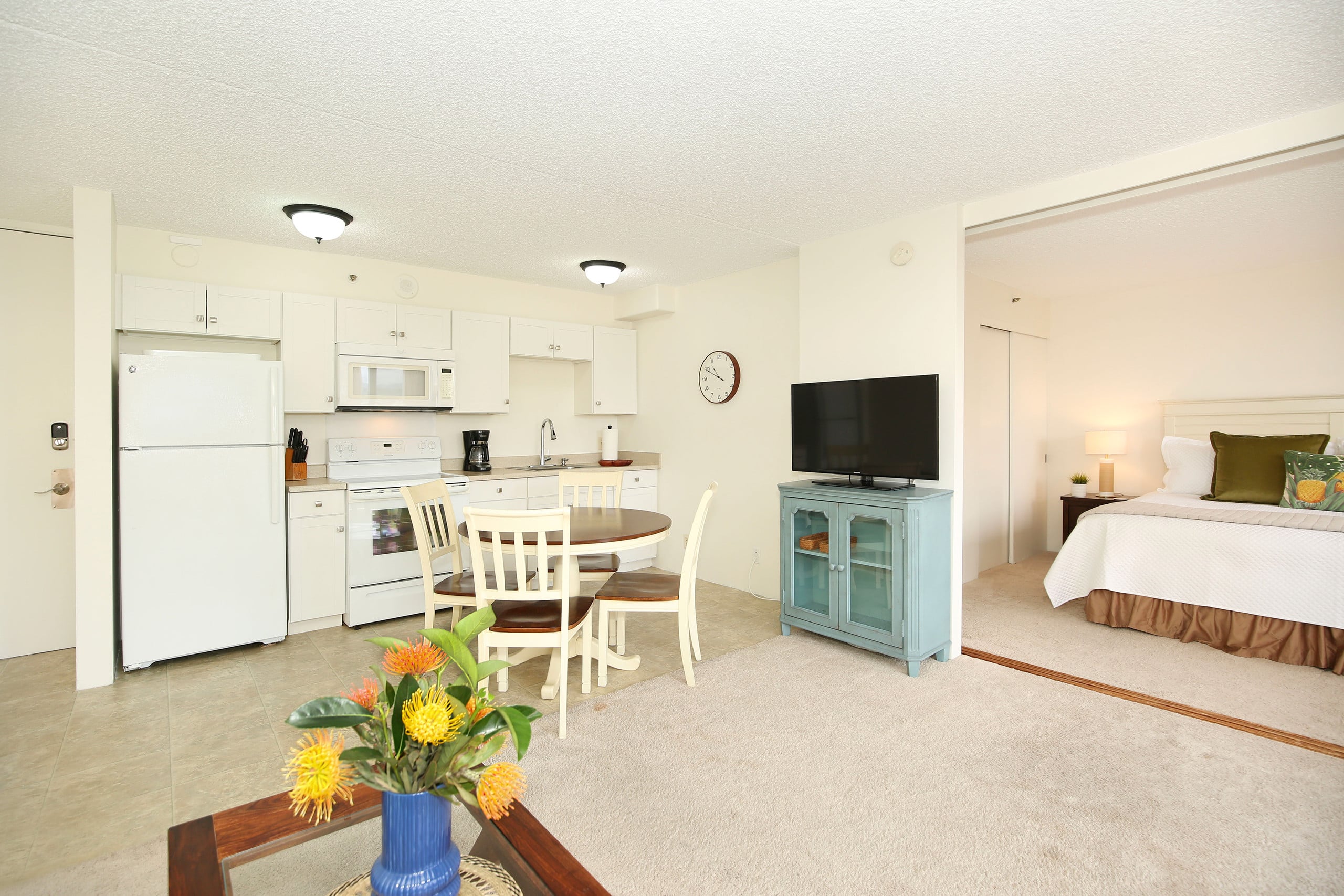 Condo in Honolulu · ★4.79 · 1 bedroom · 2 beds · 1 private bath - Image 7