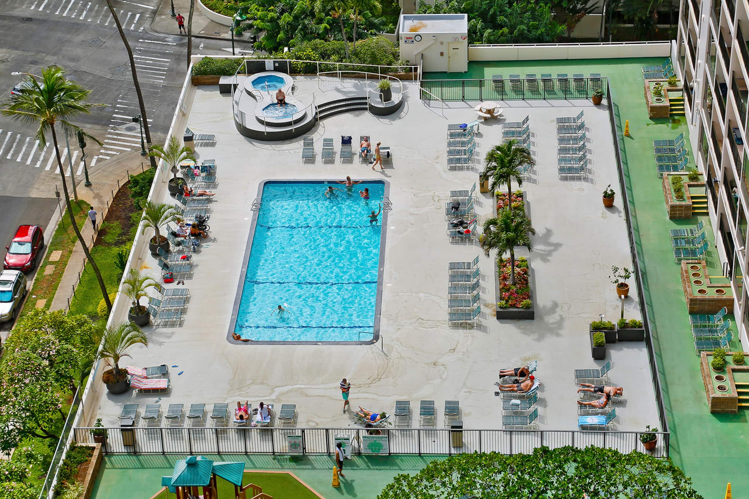 Condo in Honolulu · ★4.79 · 1 bedroom · 2 beds · 1 private bath - Image 27
