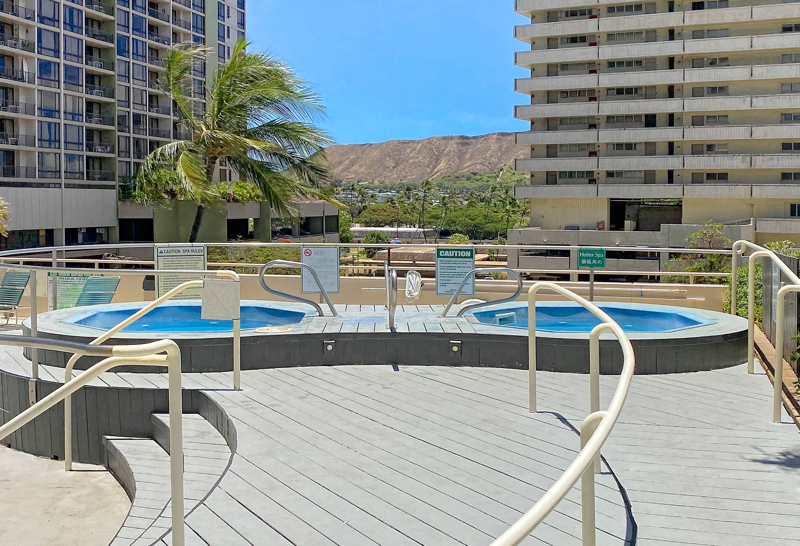 Condo in Honolulu · ★4.79 · 1 bedroom · 2 beds · 1 private bath - Image 29