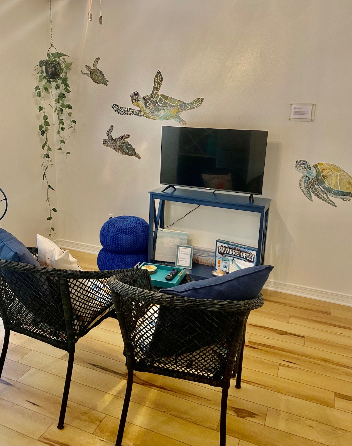 Successful Airbnb property: Summer Deals! STAY for FREE if you move here! in Pensacola / Ferry Pass / Brent