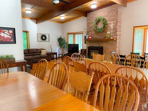 Nauvoo River Lodge, sleeps 80, river access