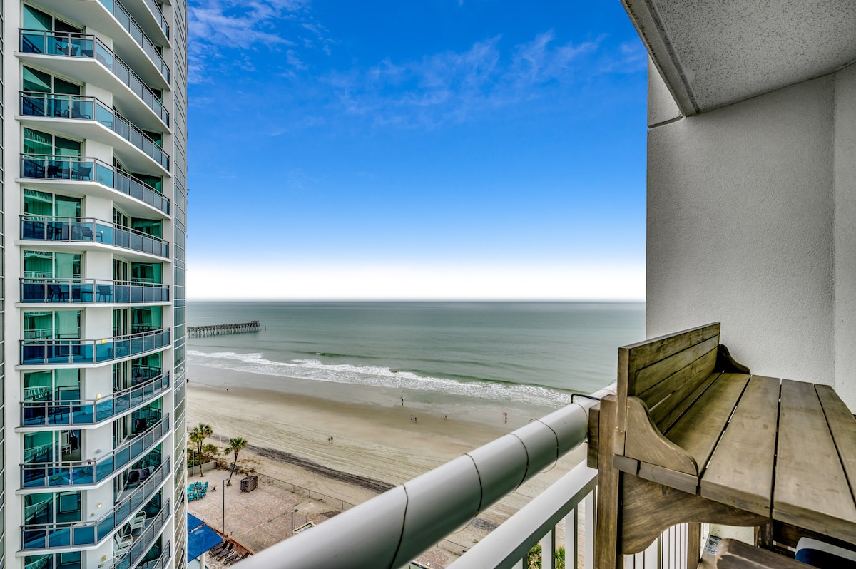 Oceanfront snowbird-friendly condo with beach views, hot tubs, pools, lazy  river - Myrtle Beach