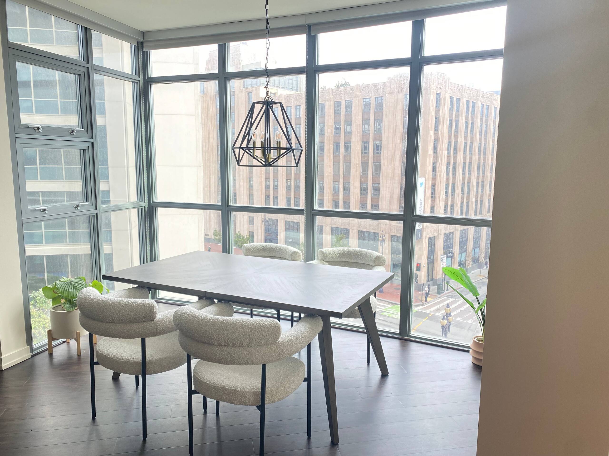 Mid-Market Luxury Stay - Image 5