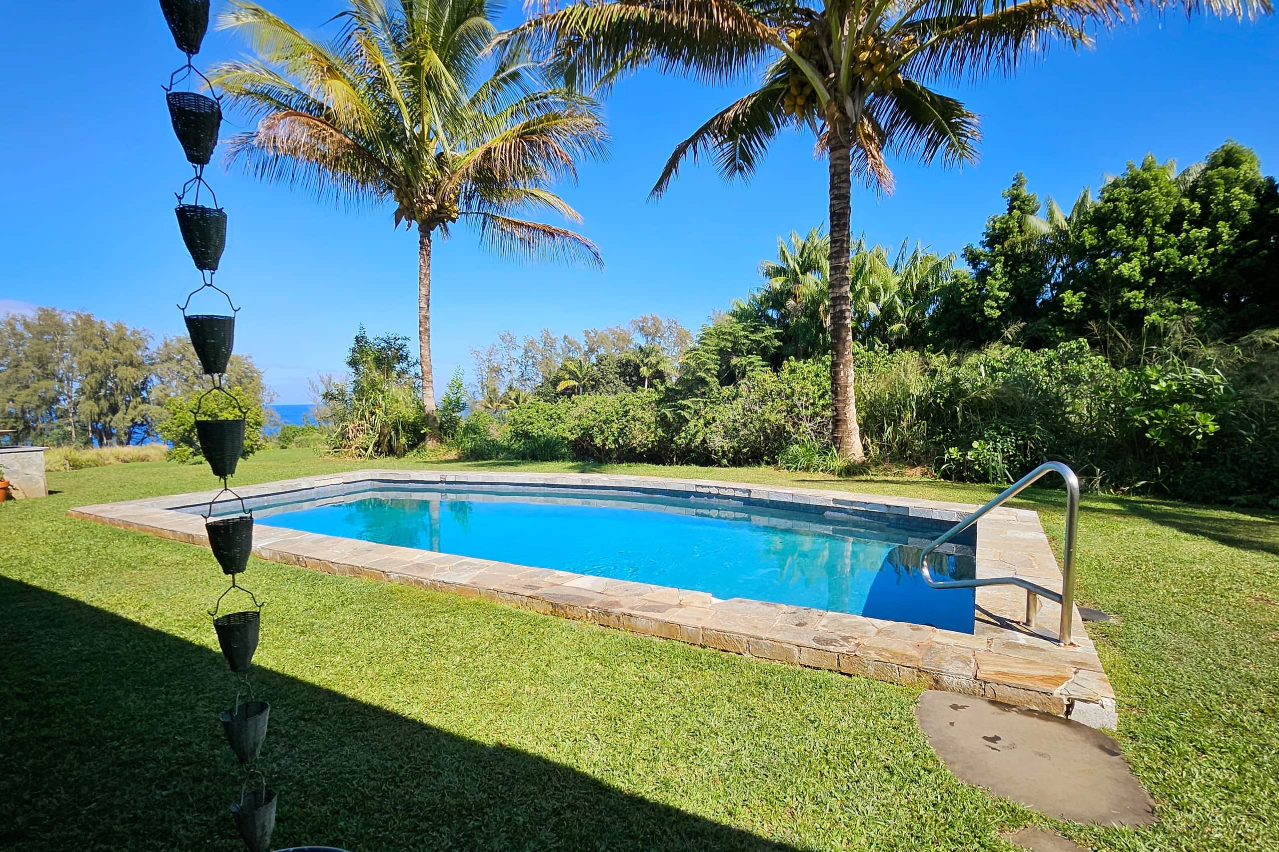 Oceanfront gated estate w/heated saltwater pool. - Photo 52