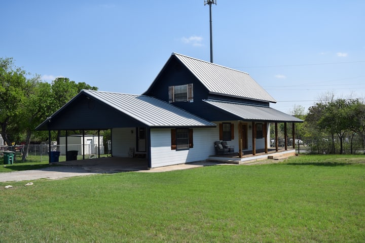 Country Living In The City! - Helotes, TX
