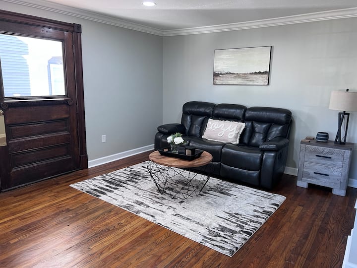 2 Br Home Close To Everything! - Paducah, KY