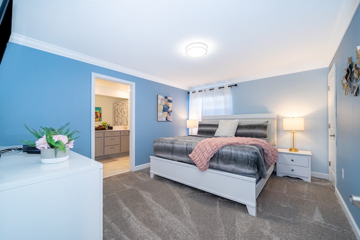 chumba cha kulala #3, chumba cha kulala, kitanda cha ukubwa wa kifalme, bafu kamili, kwenye ghorofa ya pili