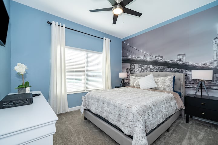 chumba cha kulala #1 gueen ukubwa kitanda, katika ghorofa ya kwanza