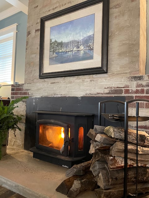 Tranquil Lake Cottage