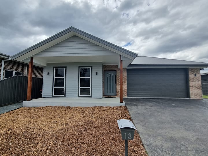 Gillan Grove Retreat Houses for Rent in Broulee, New South Wales