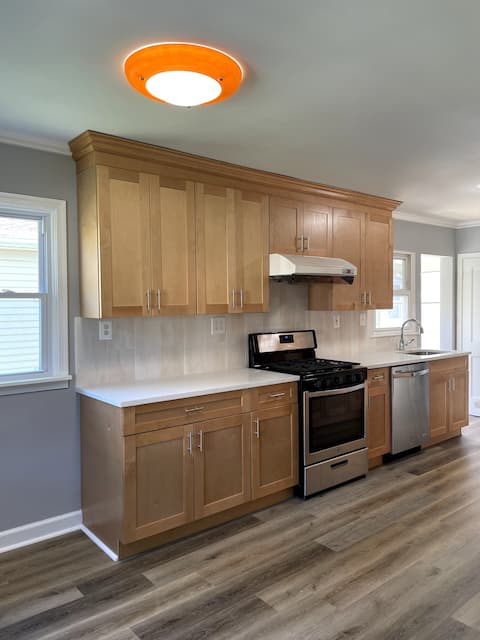 Luxury Modern Home Free Parking