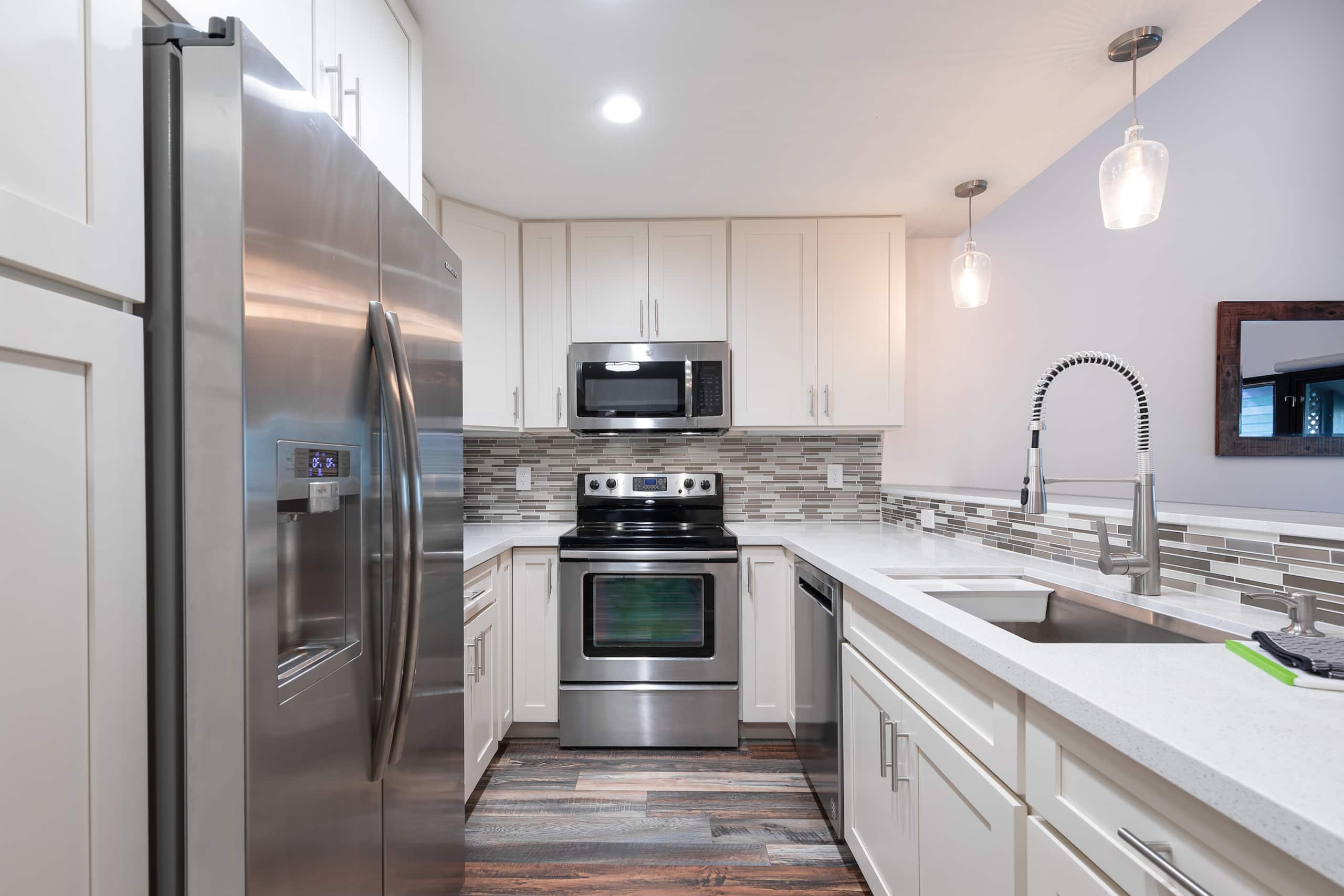 Newly Remodeled Near the Beach - Image 9