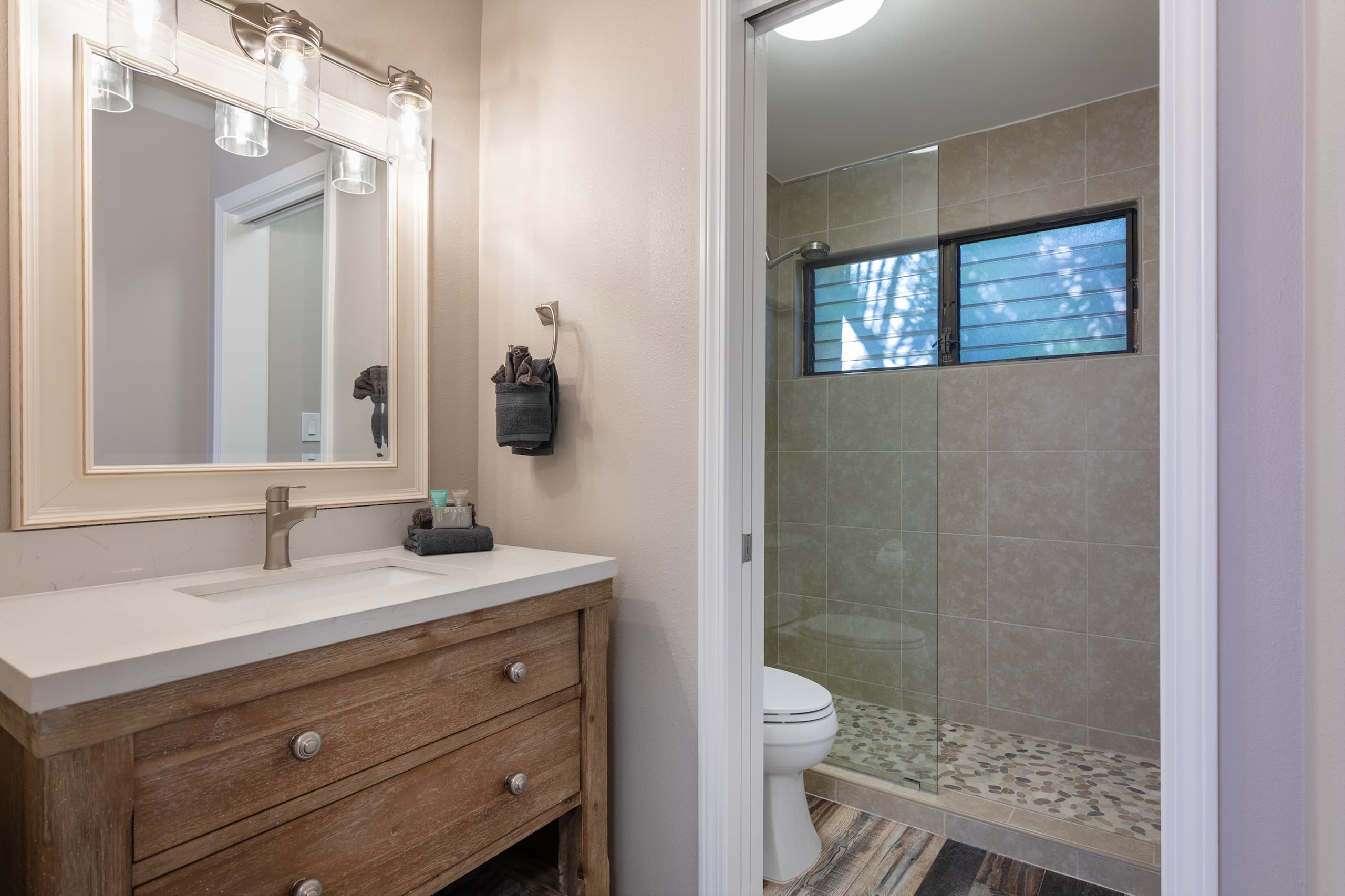 Newly Remodeled Near the Beach - Image 14