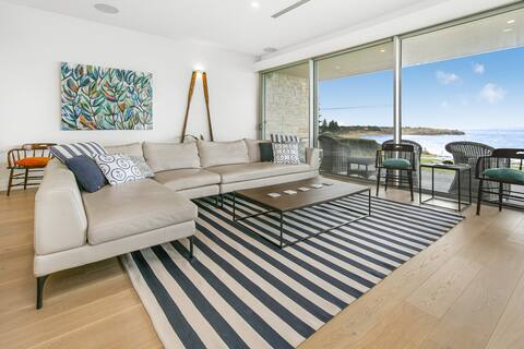Strangways Stays! -Slps 10, 4 Bdrm, Oceanview