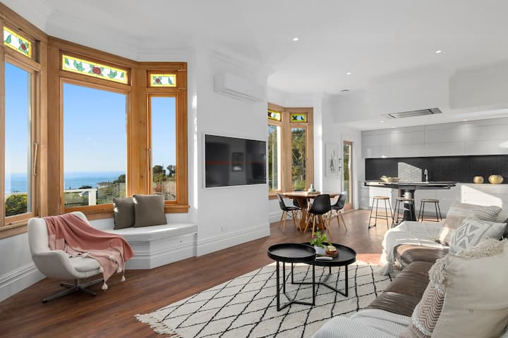 Luxury Villa With Sea Views - Mosgiel
