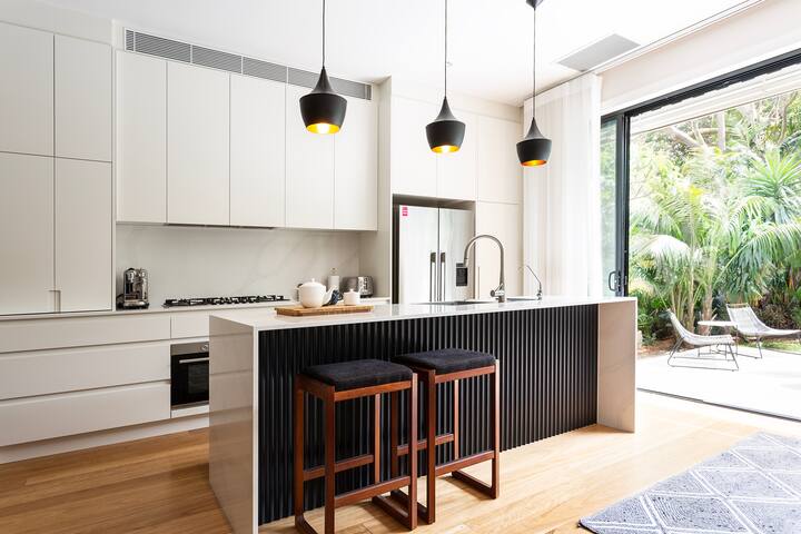 Sophisticated Bondi Beach House gallery image 5