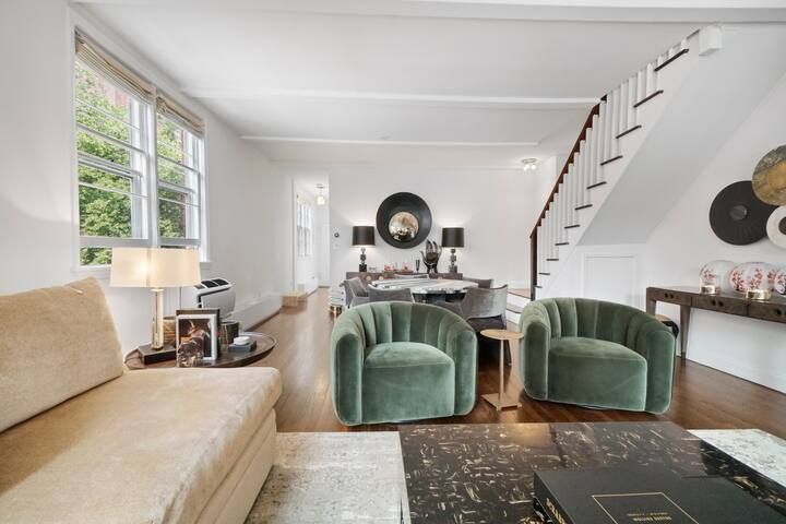 Gorgeous West Village Townhouse gallery image 3