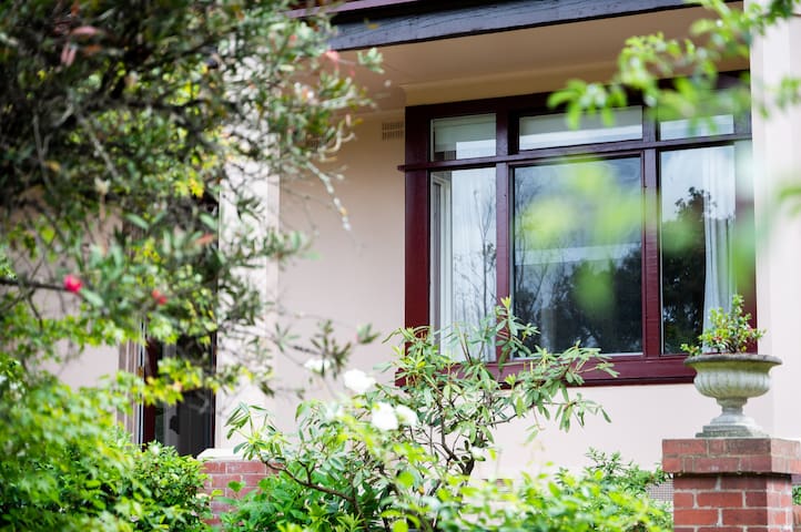 Camberwell Luxury Period Aptmt.