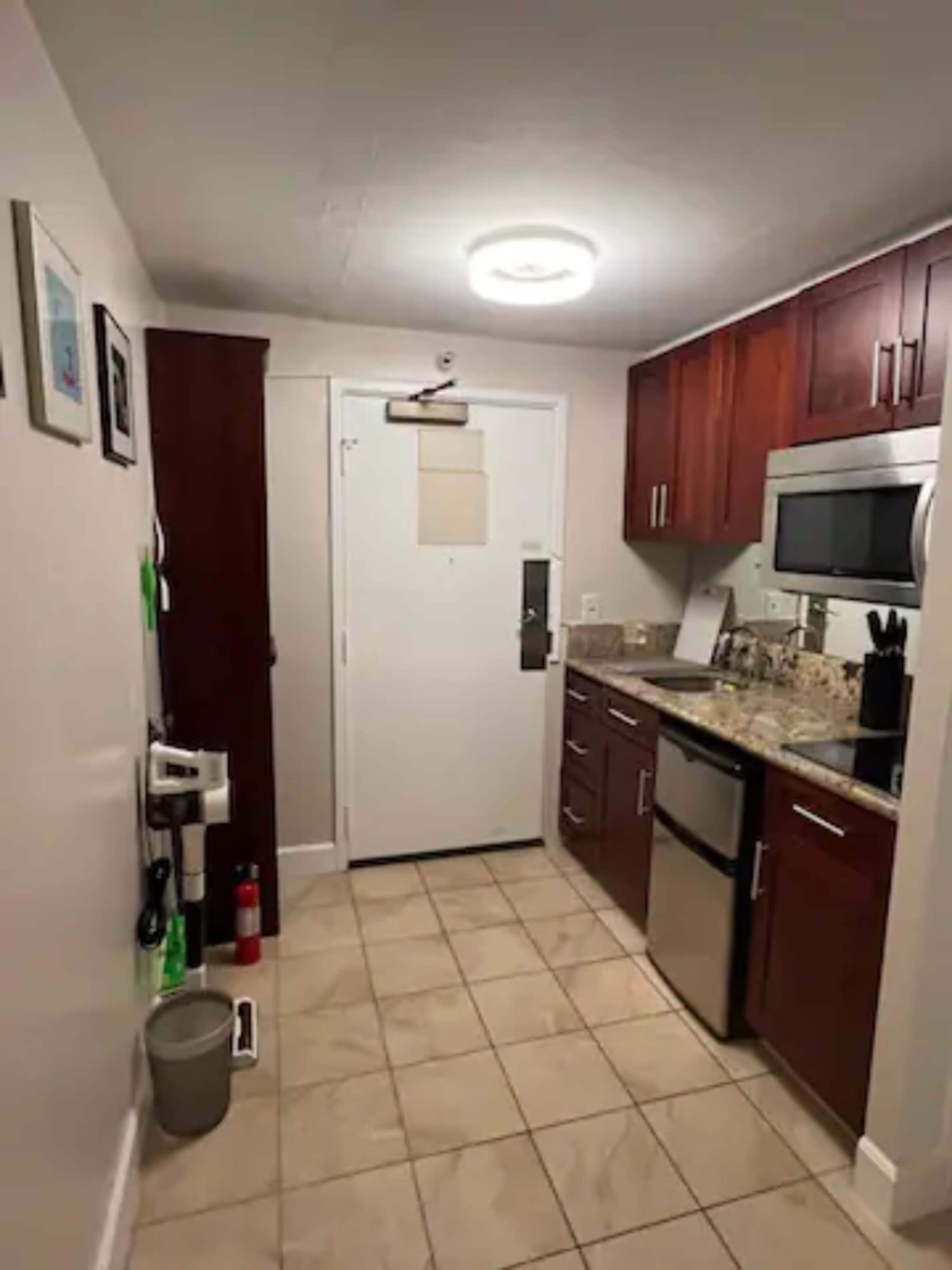 Condo in Honolulu · ★4.77 · 1 bedroom · 2 beds · 1 private bath - Image 7