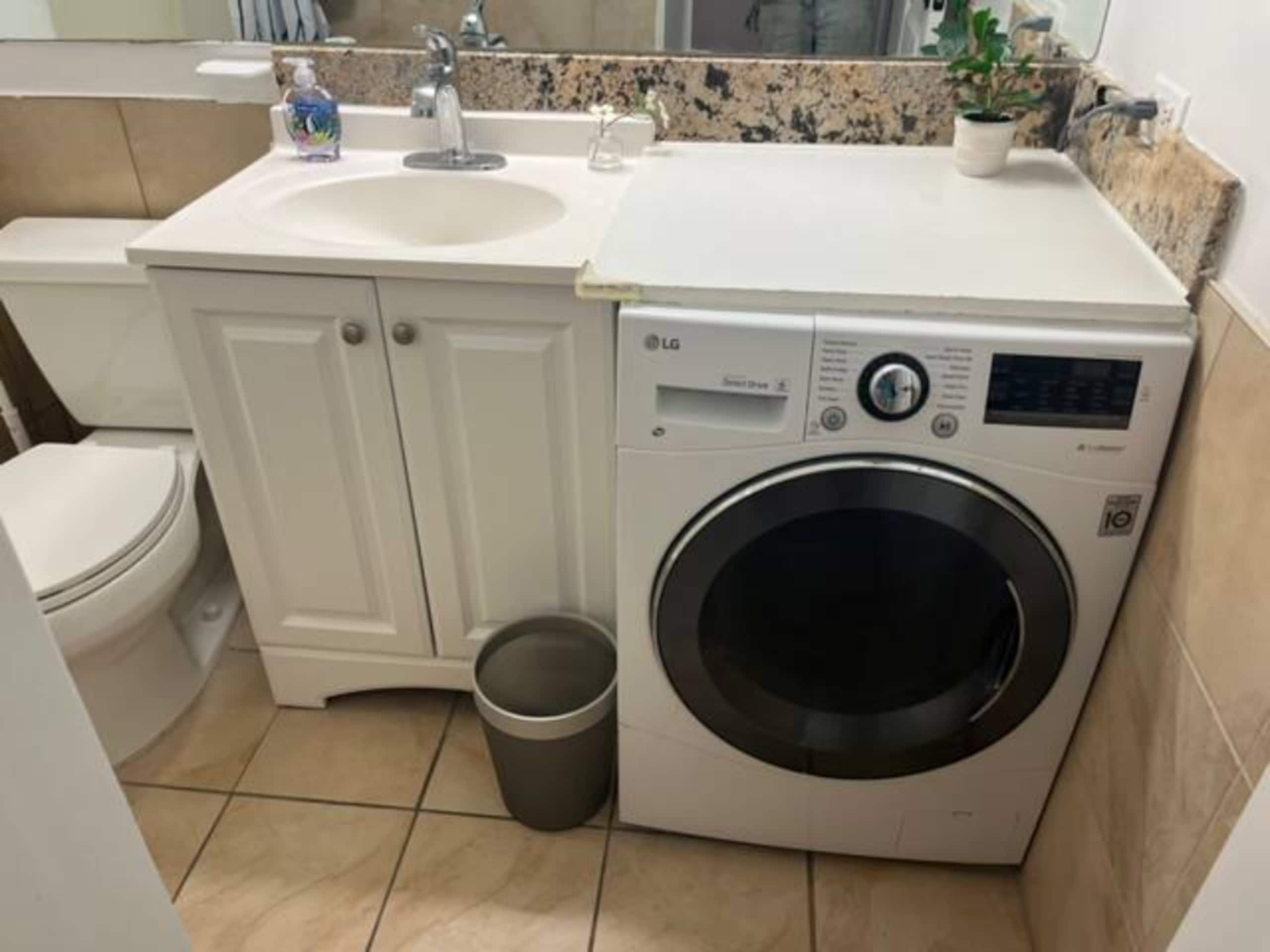 Condo in Honolulu · ★4.77 · 1 bedroom · 2 beds · 1 private bath - Image 18