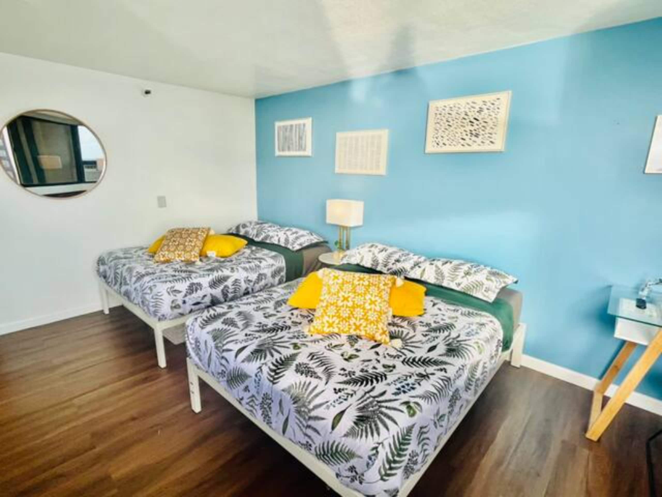 Condo in Honolulu · ★4.77 · 1 bedroom · 2 beds · 1 private bath - Image 12
