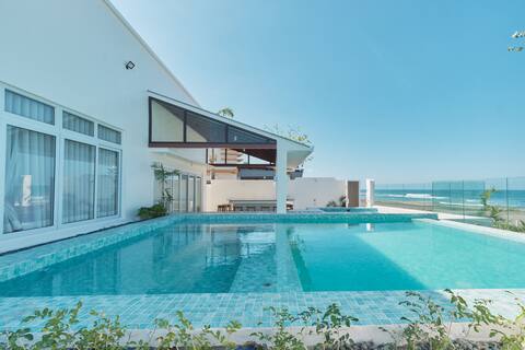 Alesea: Private Beachfront Villa - Pool, Jacuzzi