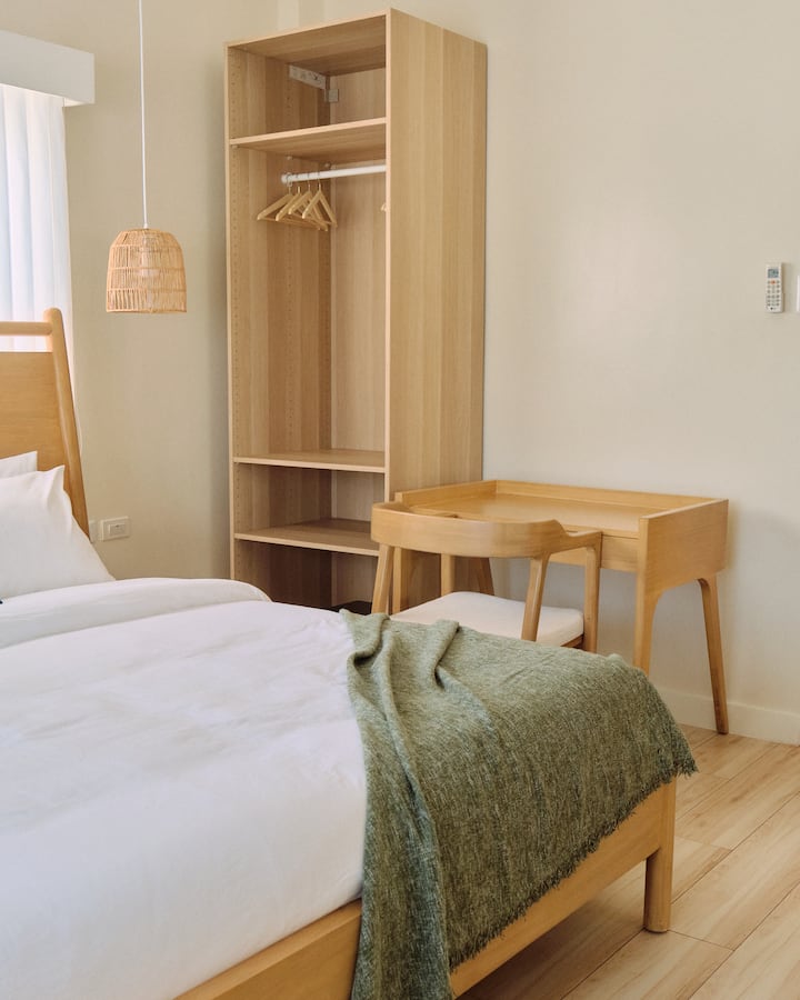 Space for focus, right in your master suite.