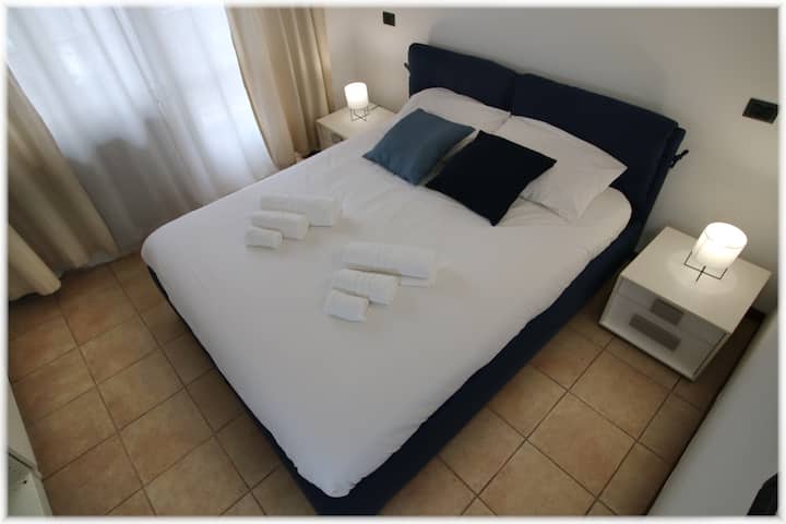 الاستيقاظ عند شروق شمس تلة تورينو في غرفة النوم هذه لا مثيل له