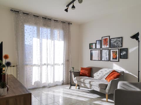 Modern, Bright, Lake View