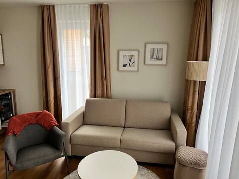 Beliebte Airbnb-Anzeige: 15 min. to Zingst - directly on the water - barrier-free in Fuhlendorf