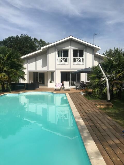 Quiet house 8 km from the beaches and close to the forest