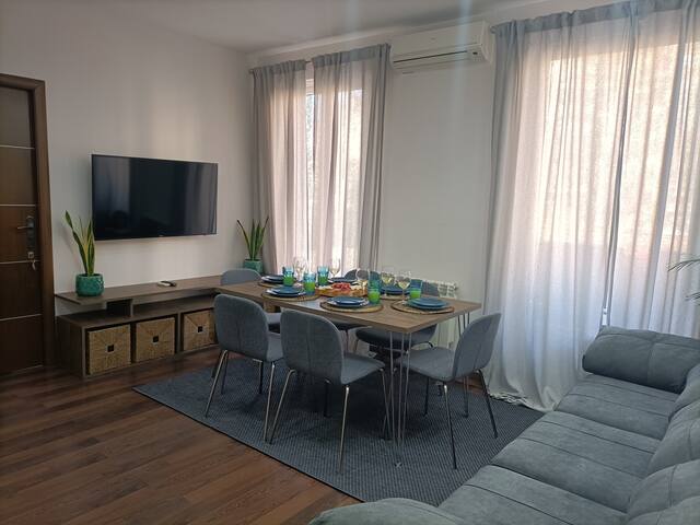 Sagrada Familia flat for 9 pple! gallery image 4