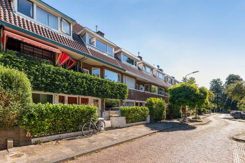 Cozy 1930s house in Voorburg with spacious garden