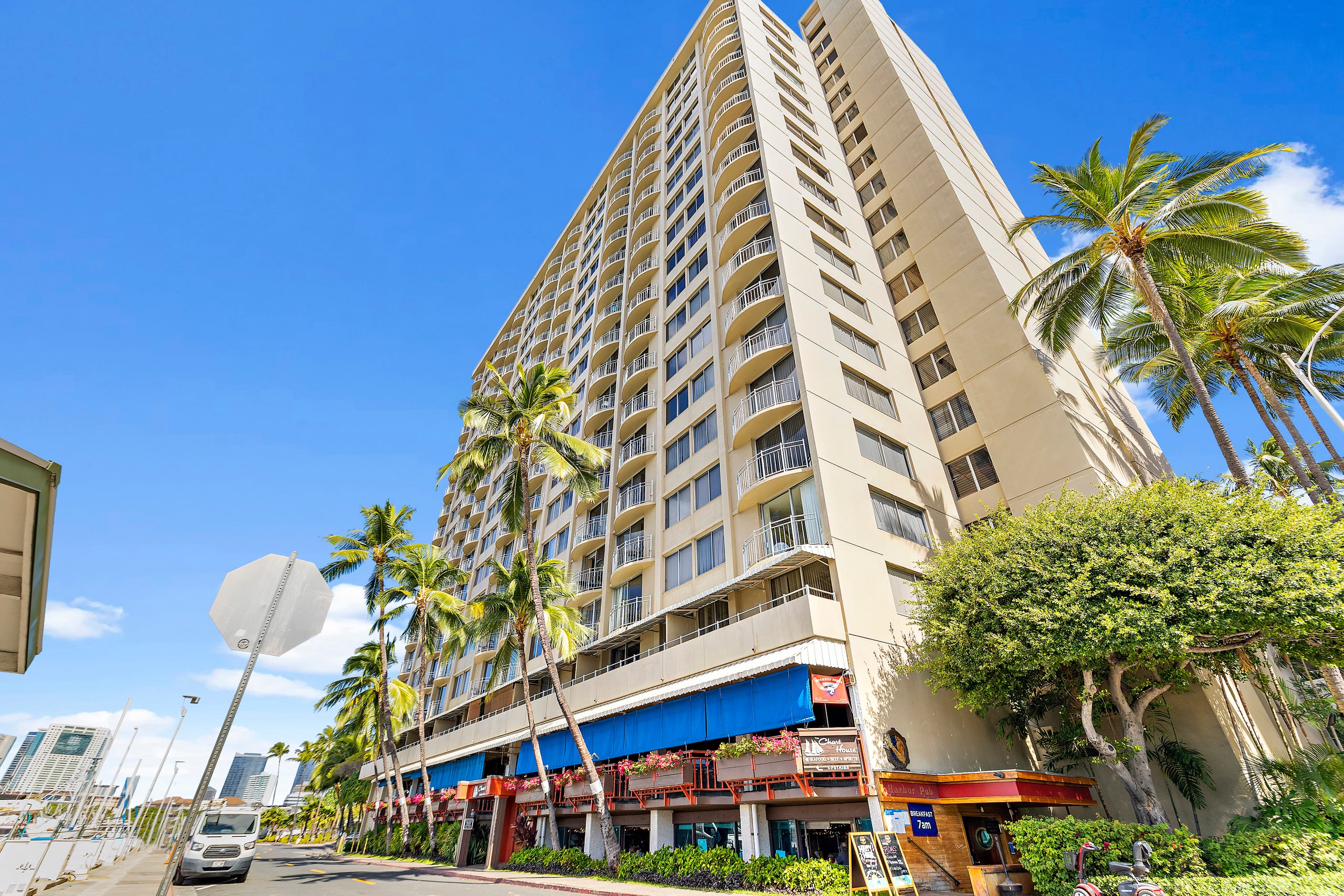 Condo in Honolulu · ★4.9 · 1 bedroom · 2 beds · 1 private bath - Image 26