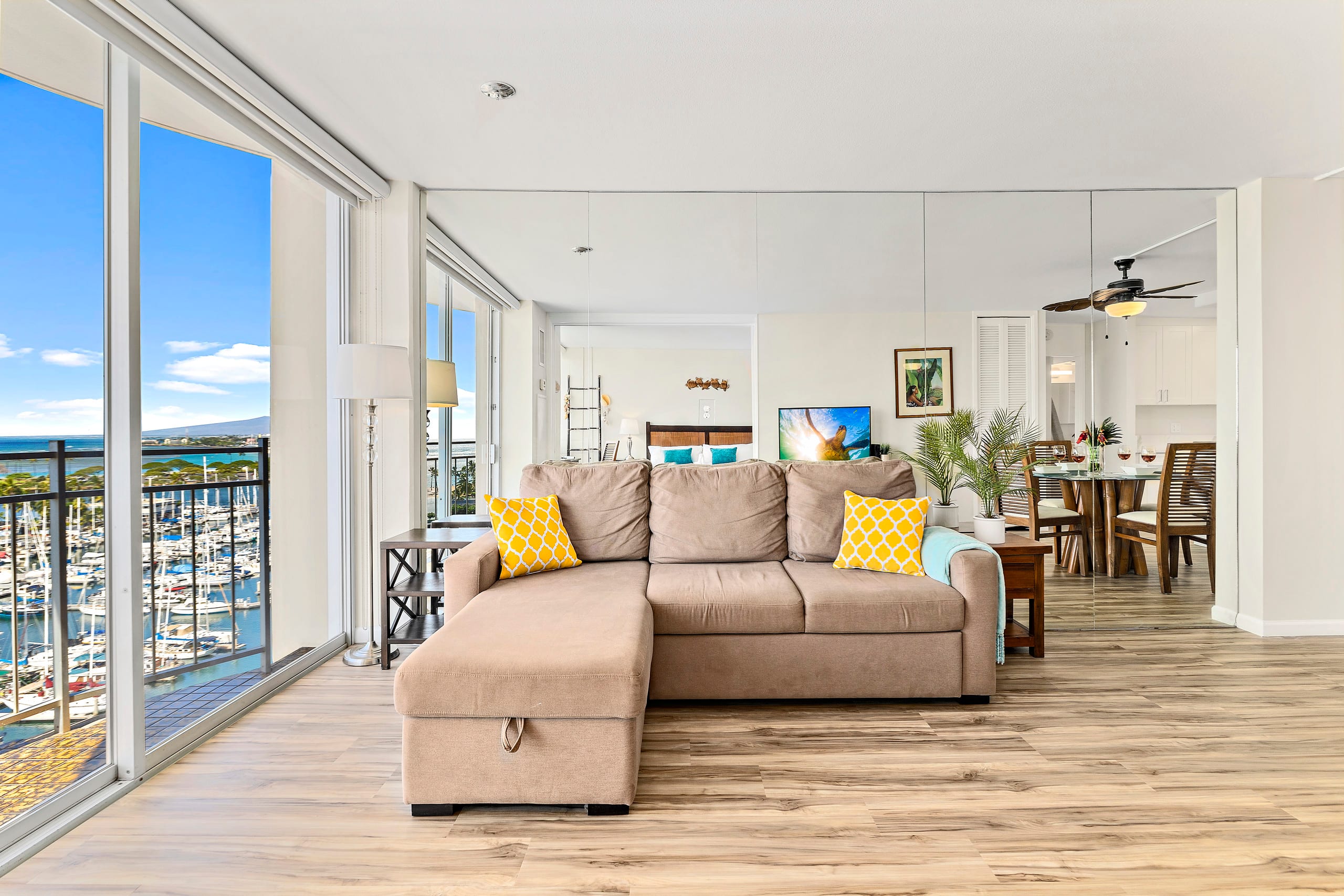 Condo in Honolulu · ★4.9 · 1 bedroom · 2 beds · 1 private bath - Image 5