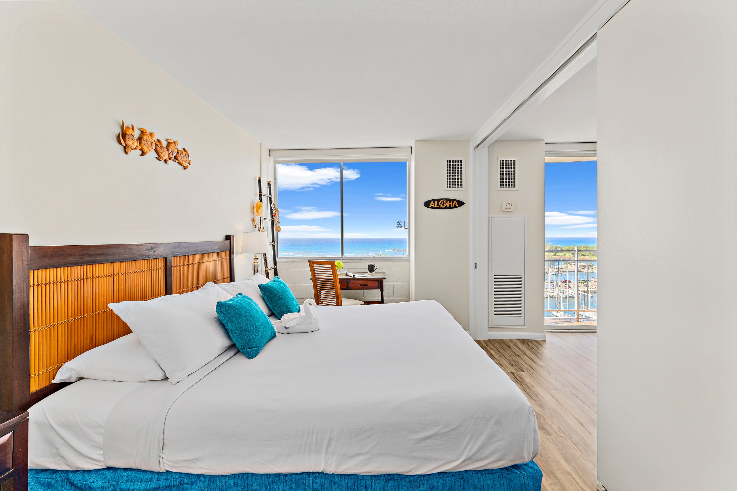 Condo in Honolulu · ★4.9 · 1 bedroom · 2 beds · 1 private bath - Image 15