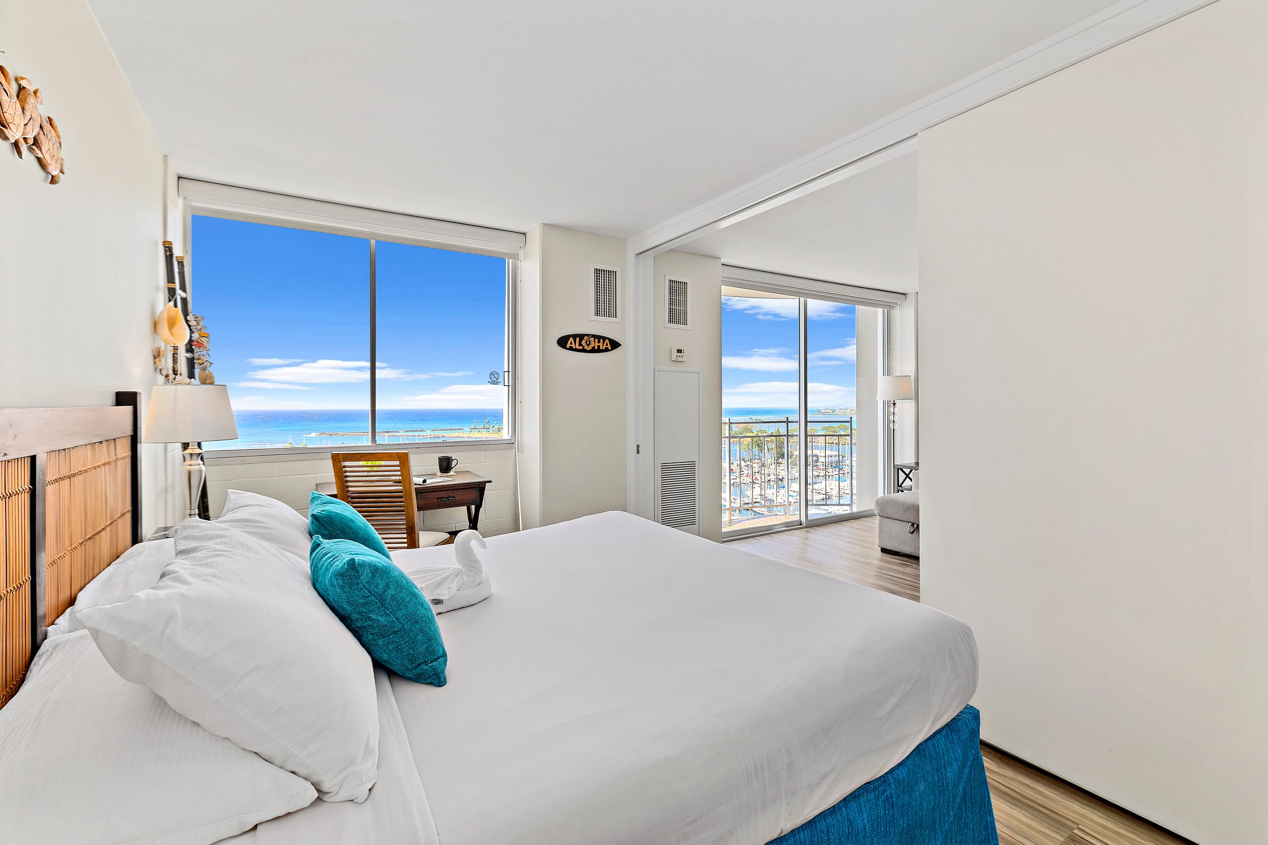 Condo in Honolulu · ★4.9 · 1 bedroom · 2 beds · 1 private bath - Image 16