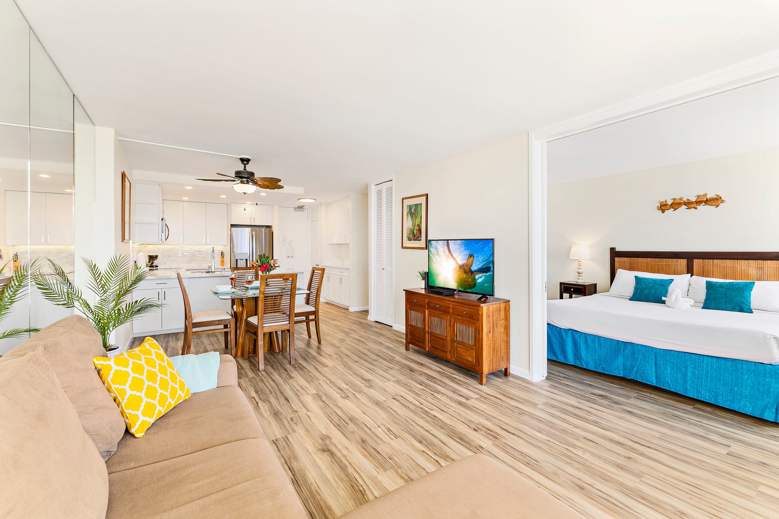 Condo in Honolulu · ★4.9 · 1 bedroom · 2 beds · 1 private bath - Image 7