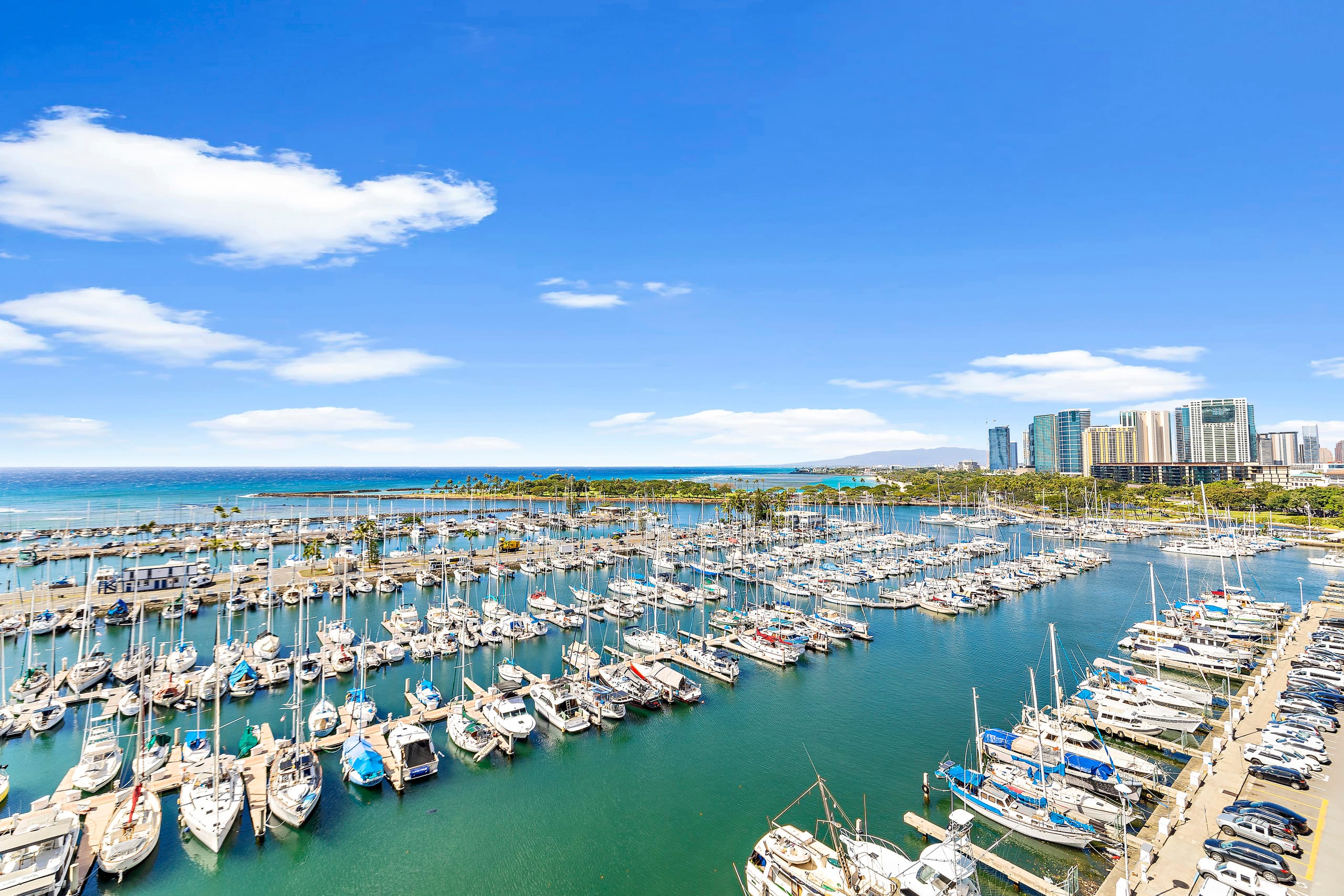 Condo in Honolulu · ★4.9 · 1 bedroom · 2 beds · 1 private bath - Image 29