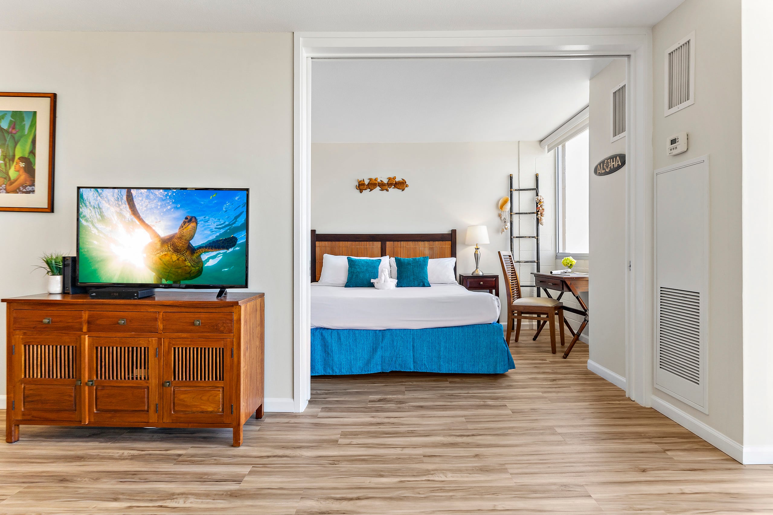 Condo in Honolulu · ★4.9 · 1 bedroom · 2 beds · 1 private bath - Image 17