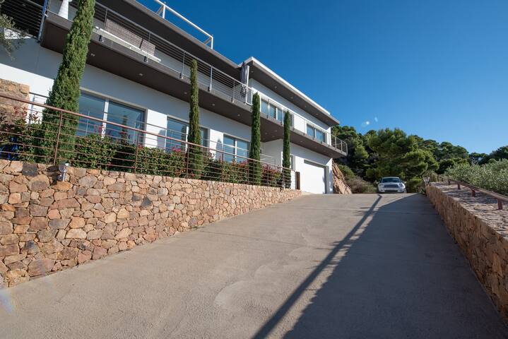 Tamariu: Villa luxe avec vue mer gallery image 3