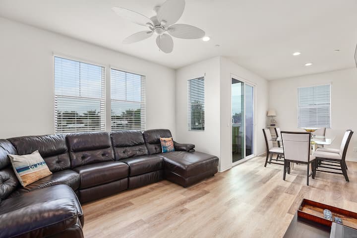 Stunning 3 Bed  2 Bath Imperial Beach House 2 Car - インペリアル・ビーチ, CA