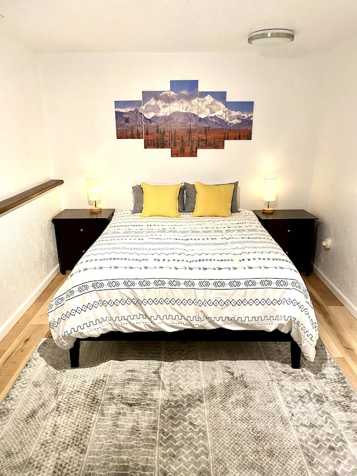 Cama tamaño queen (dormitorio 2)