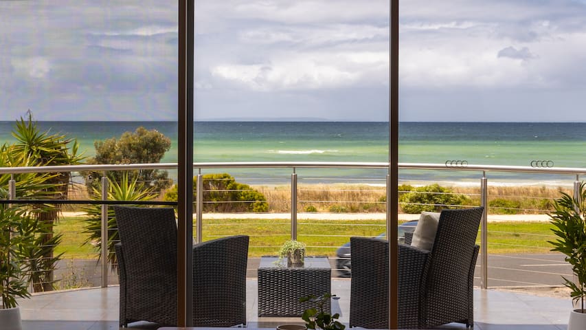StLeonards Beach Retreat