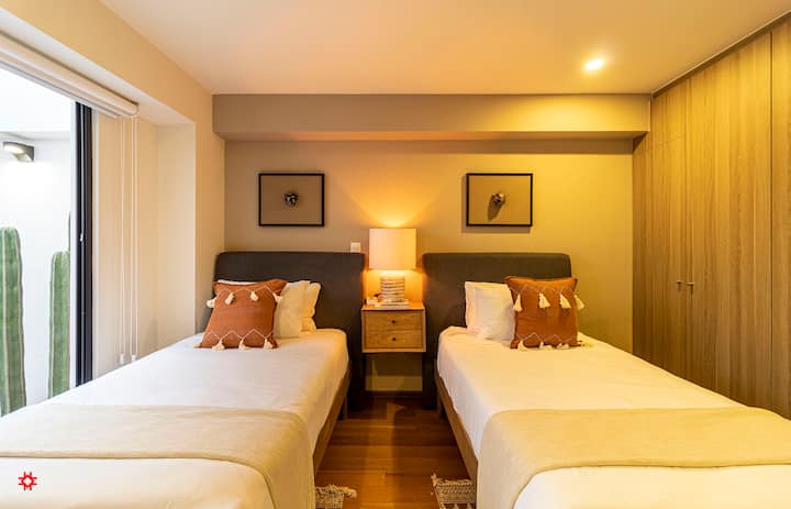  Meubilair, inrichting en voorzieningen kunnen enigszins variëren.
